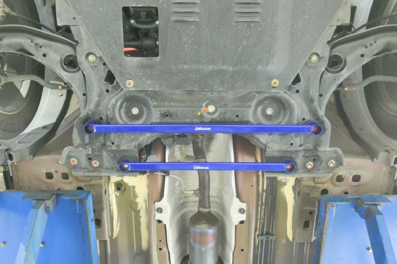 Hardrace Middle Lower Brace Nissan Kicks