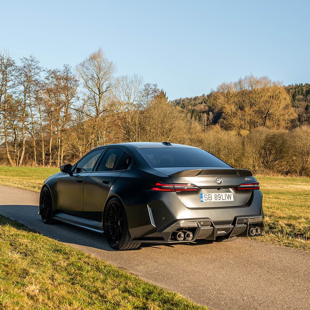 BMW G90 M5 & G99 M5 TOURING 2024+ CARBON FIBRE DIFFUSER - V1 - CT DESIGN