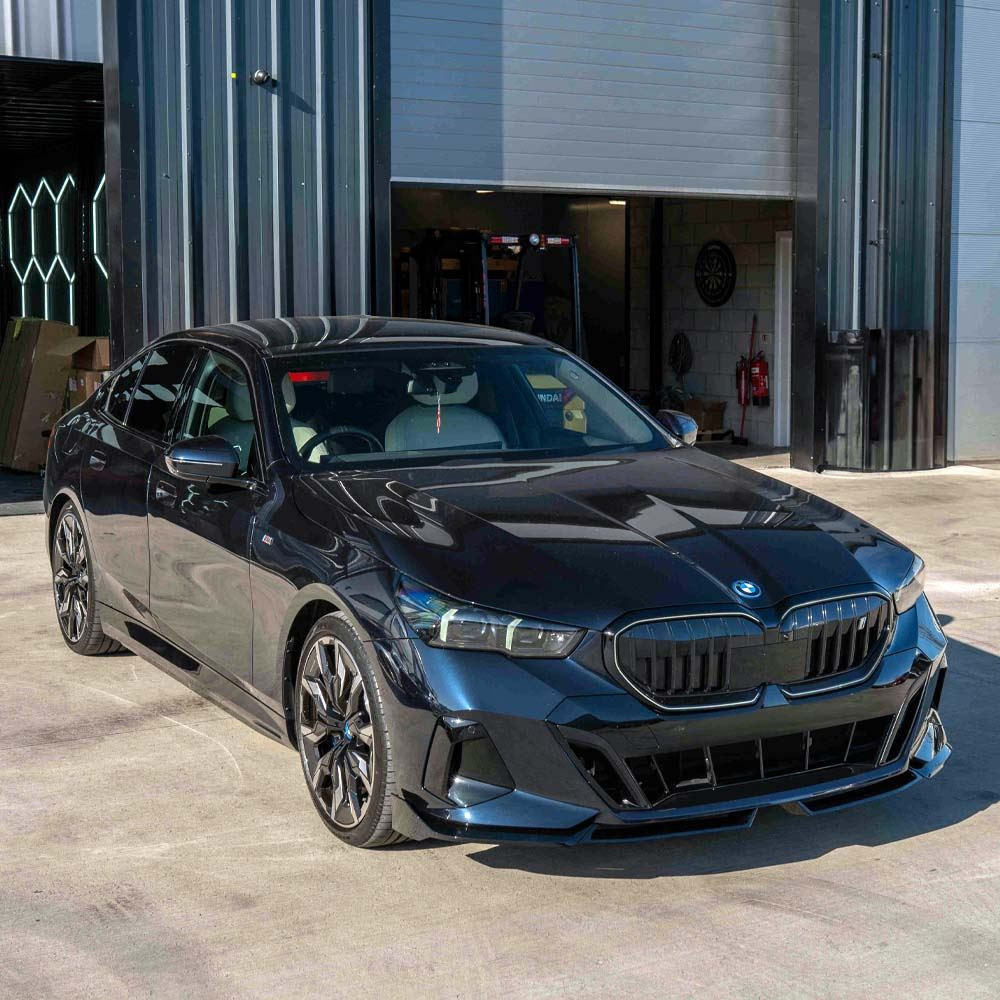 BMW 5 SERIES G60 & i5 2023+ GLOSS BLACK SPLITTER BMW 5 SERIES G60 & i5 2023+ GLOSS BLACK SPLITTER