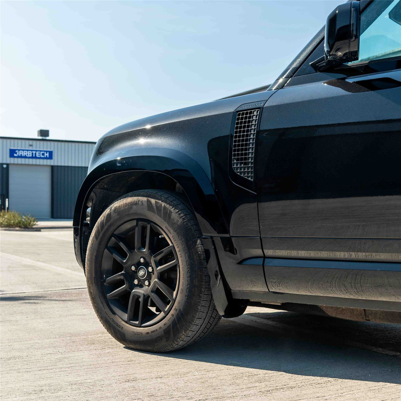 LAND ROVER DEFENDER L663 110 & 90 FRONT AND REAR GLOSS BLACK MIDDLE TRIM PACK LAND ROVER DEFENDER L663 110 & 90 FRONT AND REAR GLOSS BLACK MIDDLE TRIM PACK