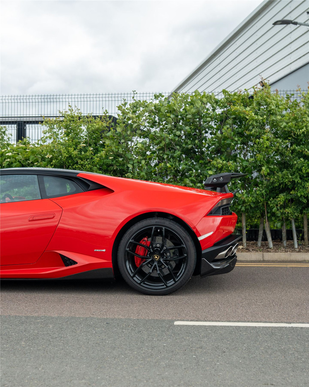 LAMBORGHINI HURACAN LP-610 CARBON FIBRE DIFFUSER - CT DESIGN LAMBORGHINI HURACAN LP-610 CARBON FIBRE DIFFUSER - CT DESIGN