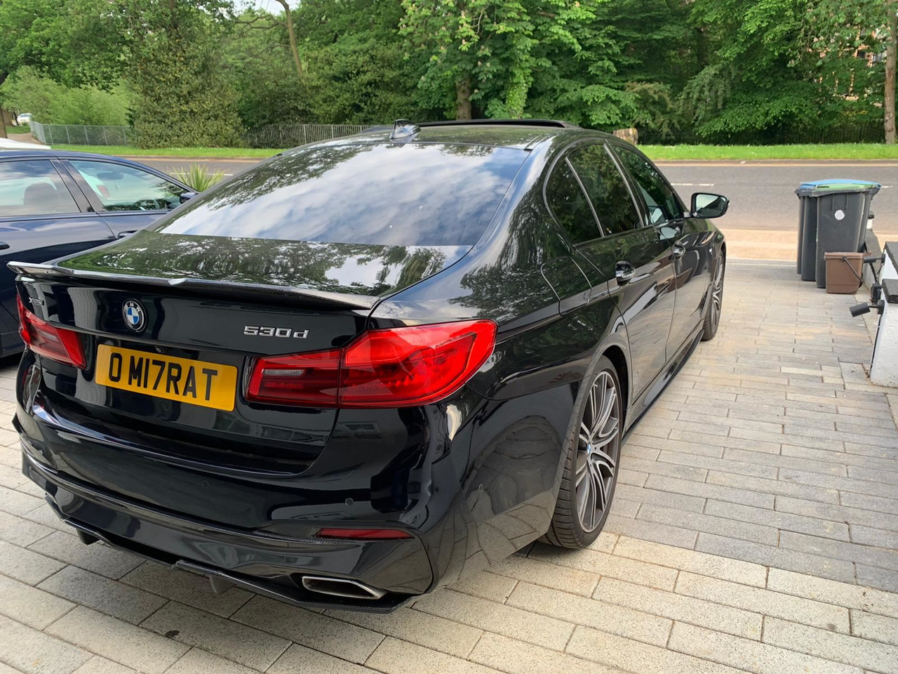 BMW G30/G31 5 SERIES 2017-2023 GLOSS BLACK DIFFUSER - V1