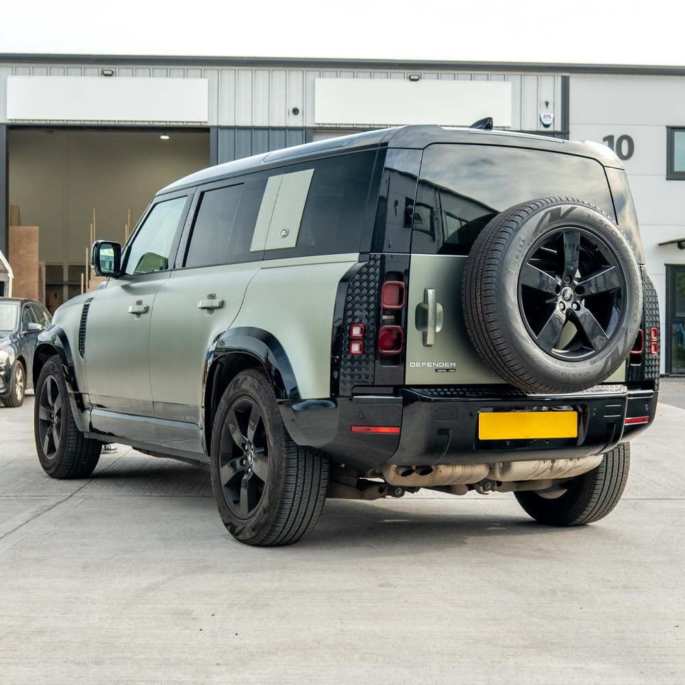 LAND ROVER DEFENDER L663 110 GLOSS BLACK ANTI SCRATCH TRIM SET LAND ROVER DEFENDER L663 110 GLOSS BLACK ANTI SCRATCH TRIM SET