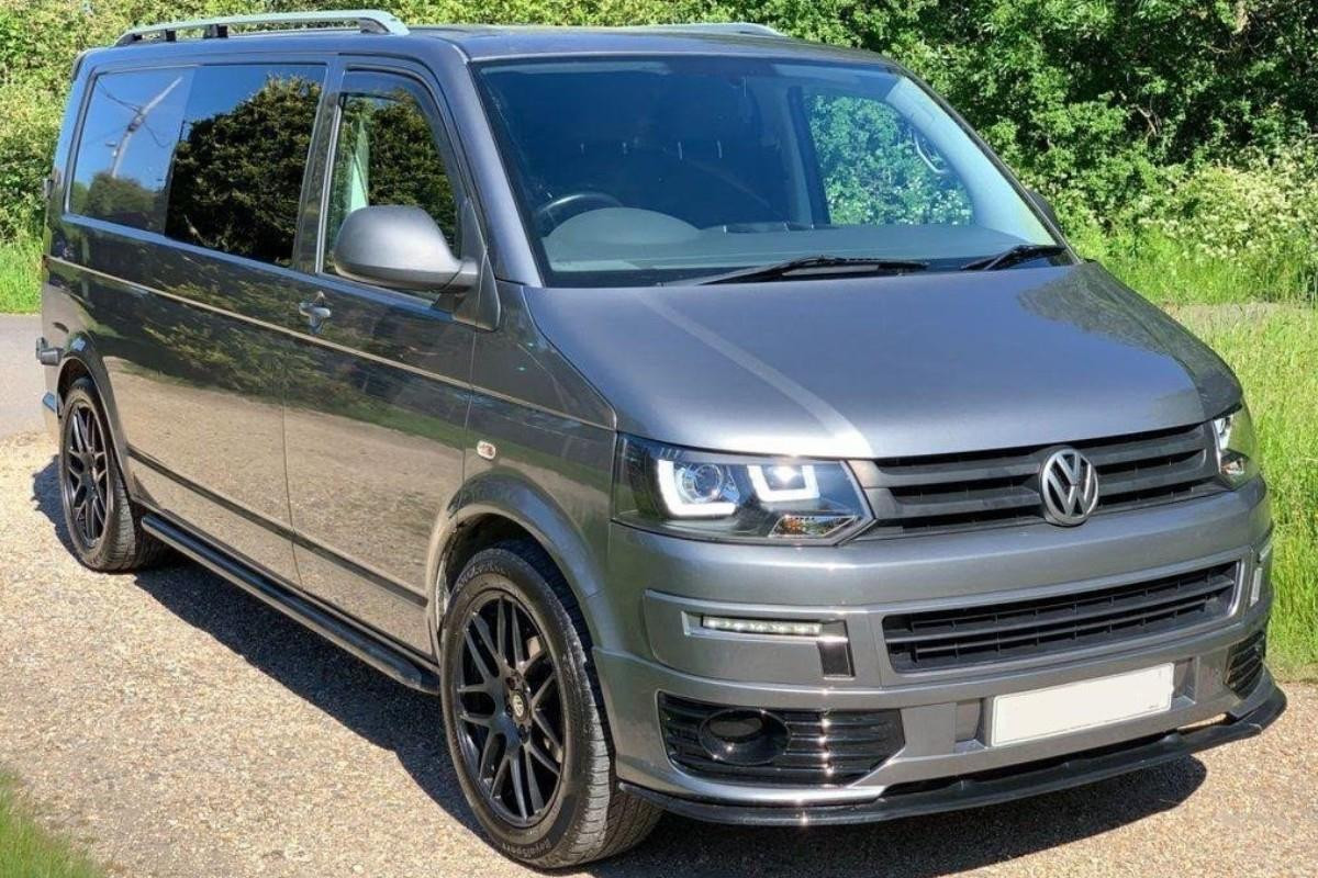 VW Transporter 2015-2020 T5.1 Upgraded Front Headlight Set - Black Inner / LED DRL Light Bar