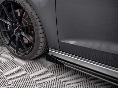 Maxton Side Flaps Audi S3 / A3 S-Line Sportback 8V Facelift Maxton Side Flaps Audi S3 / A3 S-Line Sportback 8V Facelift