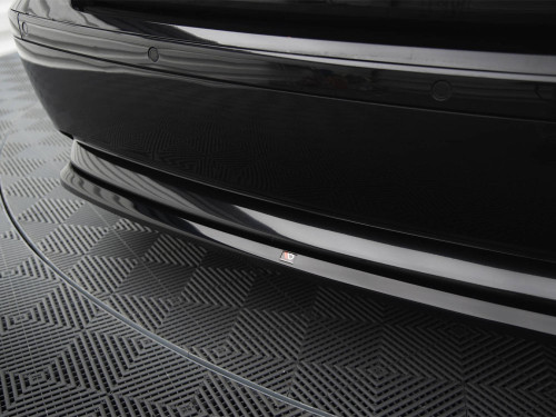 Maxton Central Rear Splitter BMW 7 E65