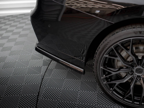 Maxton Central Rear Splitter (Vertical Bars) BMW 7 M-Pack G70