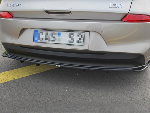 Maxton Central Rear Splitter (Vertical Bars) Hyundai I30 Mk3 Hatchback