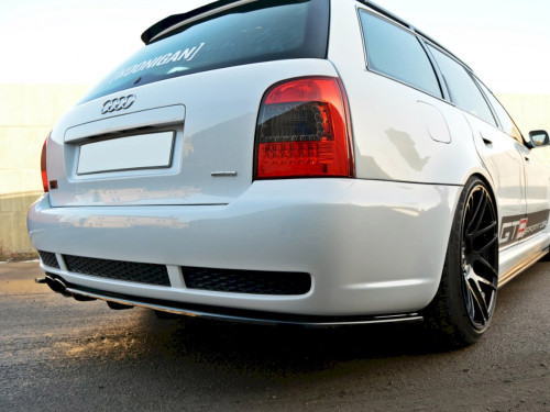 Maxton Rear Splitter (Vertical Bar) Audi RS4 B5 - Carbon Look
