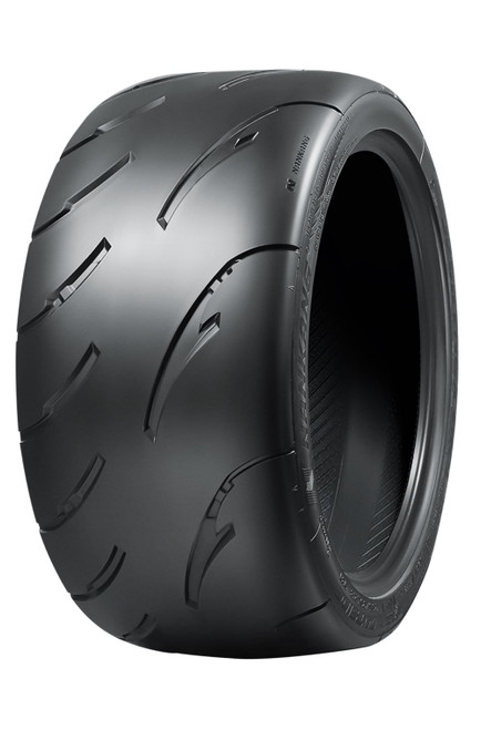 AR-1 - 225/40R18 92Y 72 - 100 Treadwear