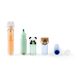 Set of 3 2-in-1 markers so that children can color their drawings in a more fun way. Each marker has a stamp at the bottom and a lid with a figure. Supplied in a kraft paper gift box.Rabbit marker: Carrot stamp with orange ink,Panda bookmark: Flower stamp with green ink,Bear marker: Paw stamp with blue ink, Set of 3 2-in-1 markers so that children can color their drawings in a more fun way. Each marker has a stamp at the bottom and a lid with a figure. Supplied in a kraft paper gift box.Rabbit marker: Carrot stamp with orange ink,Panda bookmark: Flower stamp with green ink,Bear marker: Paw stamp with blue ink,