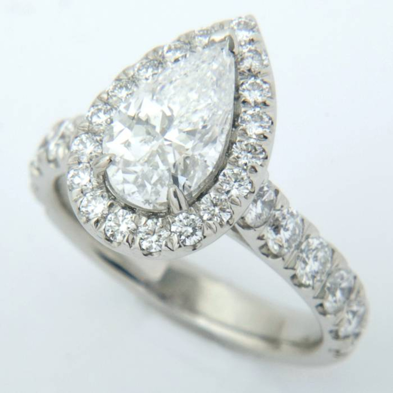 pear shaped diamond ring