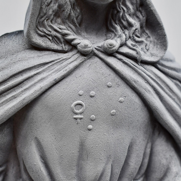 Nisien / Efnysien - Hand cast statue
