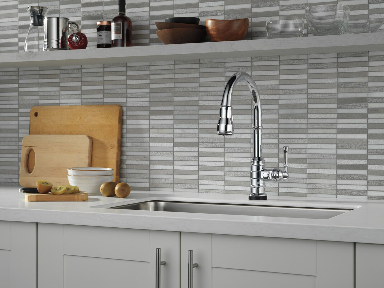 Delta 9190T-DST Broderick Single Handle Pull Down Kitchen Faucet with Touch2O Technology, Chrome