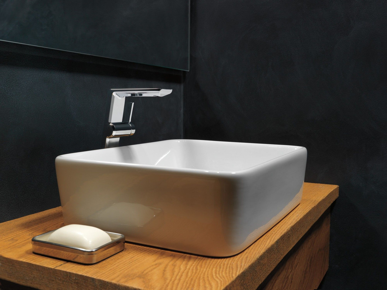 Delta 799-PR-DST Pivotal Single Handle Vessel Bathroom Faucet, Lumicoat Chrome