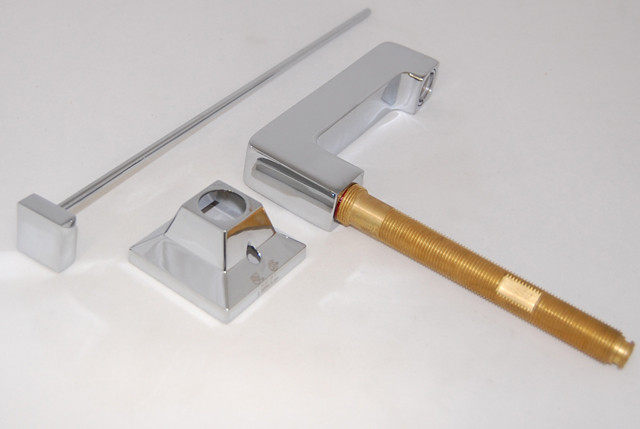 Toto THU4258 Spout Assembly in Polished Chrome