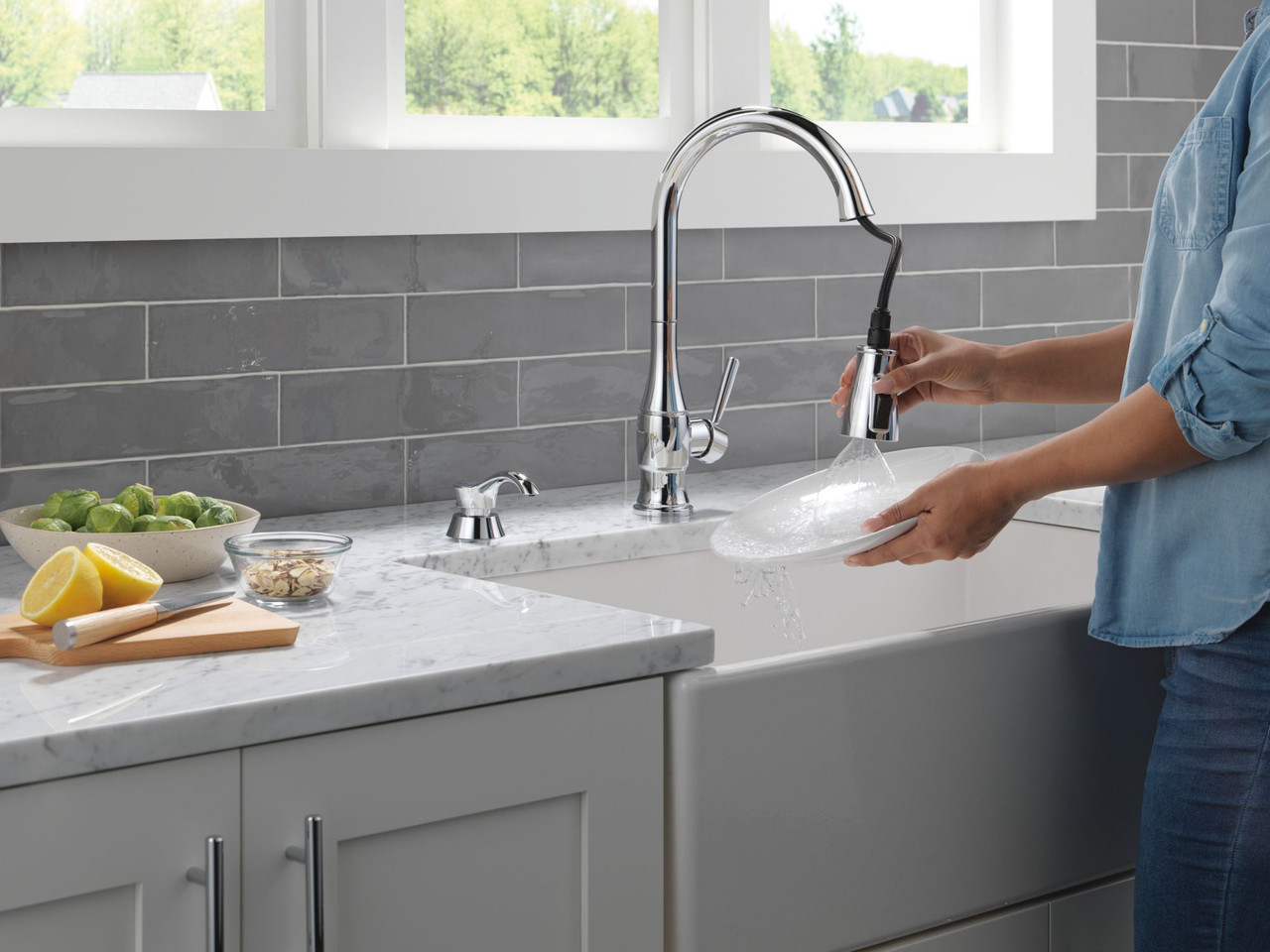 Delta 19831Z-SD-DST Hazelwood Single Handle Pull Down Kitchen Faucet with Soap Dispenser and ShieldSpray Technology, Chrome