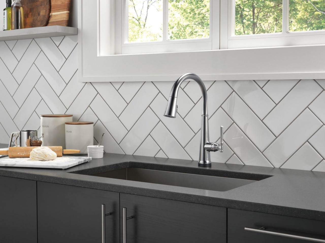 Delta 9182T-AR-PR-DST Emmeline Single Handle Pull Down Kitchen Faucet with Touch2O Technology, Lumicoat Arctic Stainless