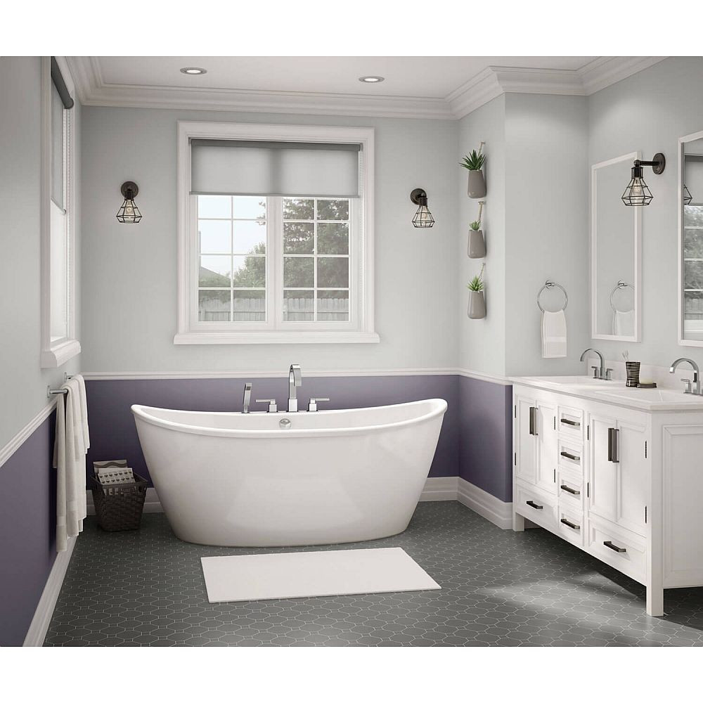 66in x 36in x 26in Oval Freestanding Fiberglass Soaking Bathtub with Center Drain, in White