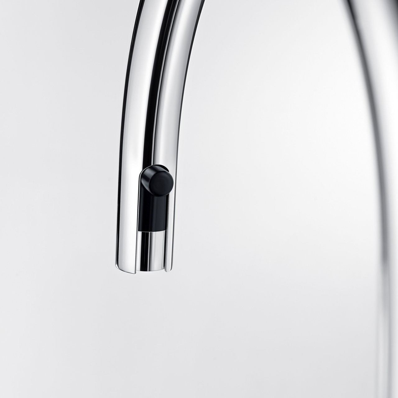 Blanco 526390 Urbena Single-Lever Pull-Down Kitchen Faucet with 1.5 GPM in Polished Chrome