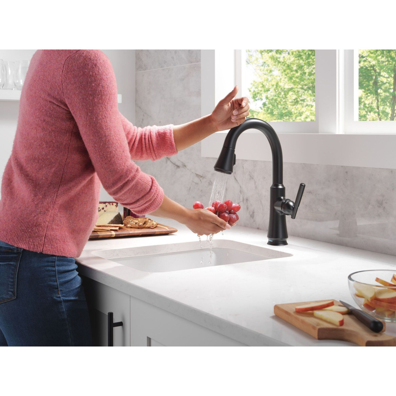 Delta 9979TL-BL-DST Coranto 9.06-in x 4.63-in x 14.38-in Touch2O Bar and Prep Faucet with Touchless Technology, Matte Black