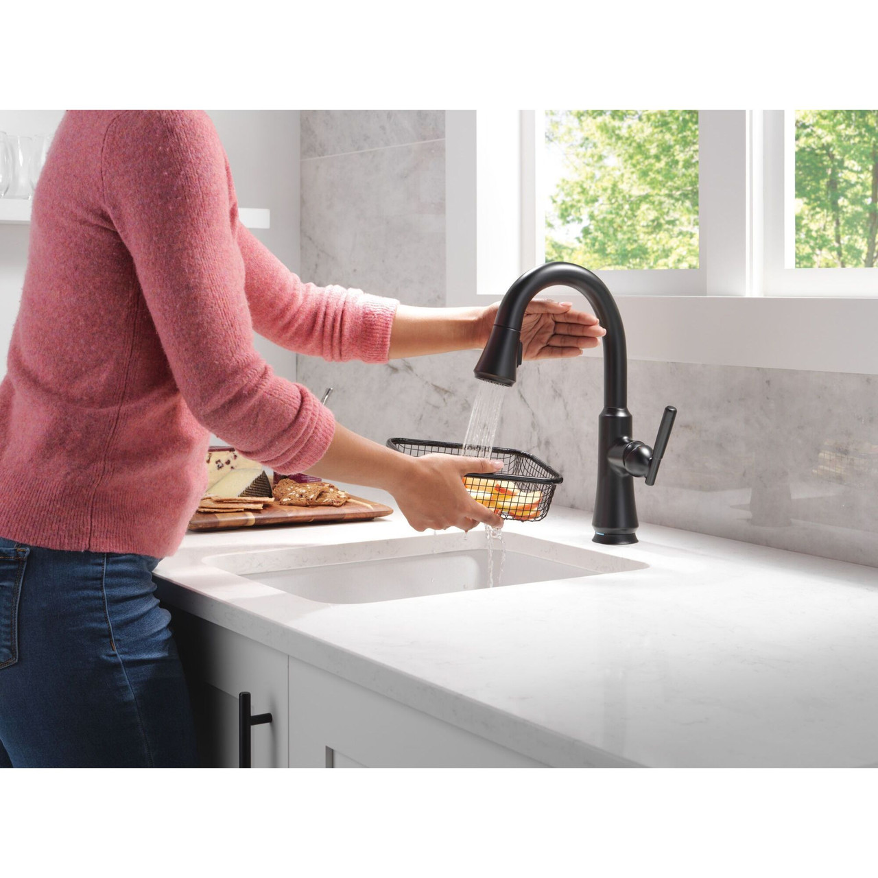 Delta 9979TL-BL-DST Coranto 9.06-in x 4.63-in x 14.38-in Touch2O Bar and Prep Faucet with Touchless Technology, Matte Black