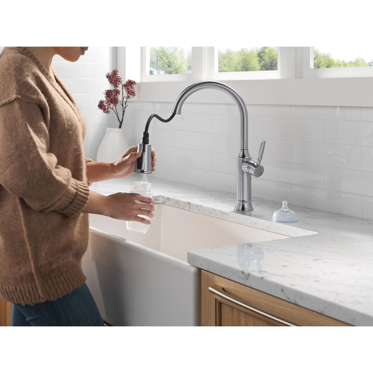 Delta 9184-AR-PR-DST Renaldi 11.56-in x 2.81-in x 16.56-in Single-Handle Pull-Down Kitchen Faucet, Lumicoat Arctic Stainless