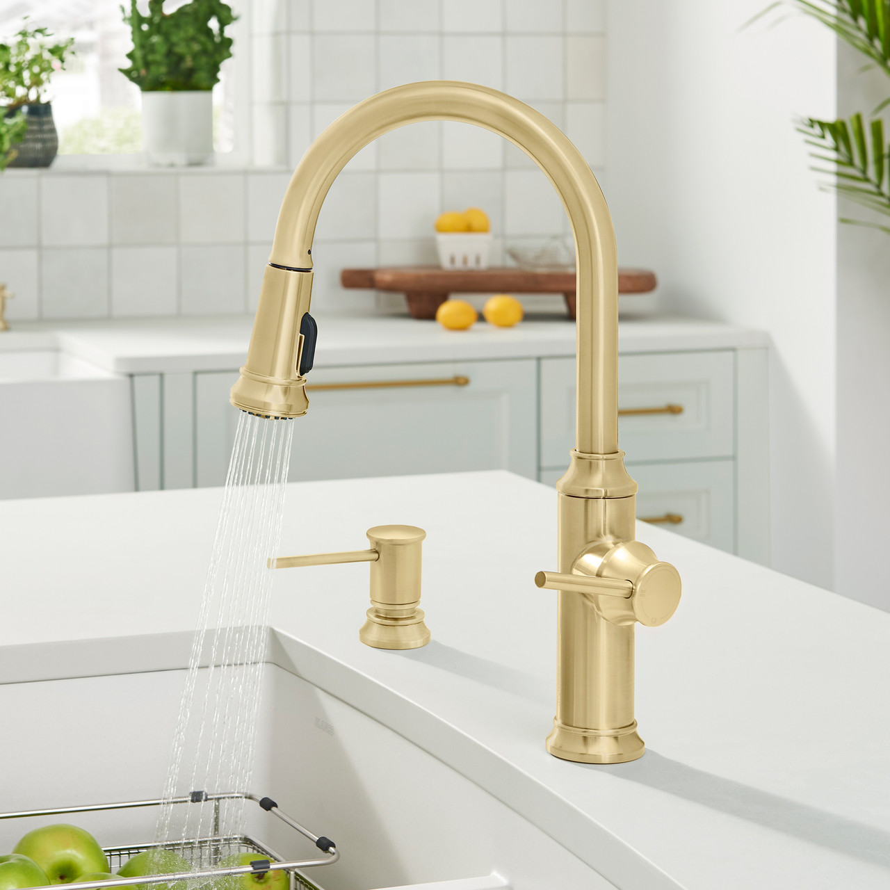 Blanco 442980 Empressa Pull-Down Kitchen Faucet 1.5 GPM in Satin Gold