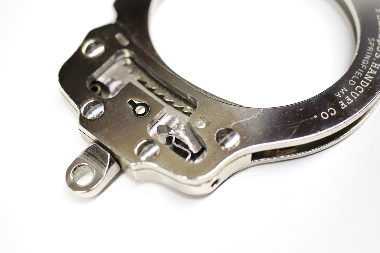 その他 Color Coded Clear Handcuff Cutaway その他 Color Coded Clear Handcuff Cutaway Chicago Color