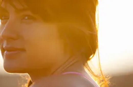 Man embraces woman, both aren't thinking of smoking