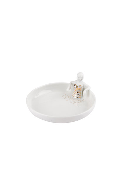 Dish - Shallow Pool+Figure Porcelaine w Gold detail (D11.5cm)