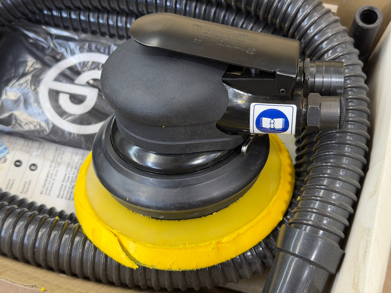NOS - Chicago Pneumatic Dust Free Orbital Sander