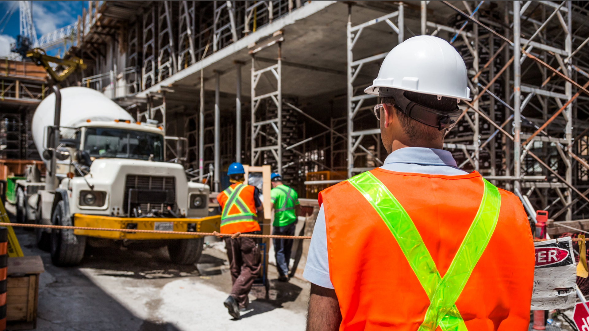 Maximizing Efficiency & Safety with Cord Reels on Construction Sites
