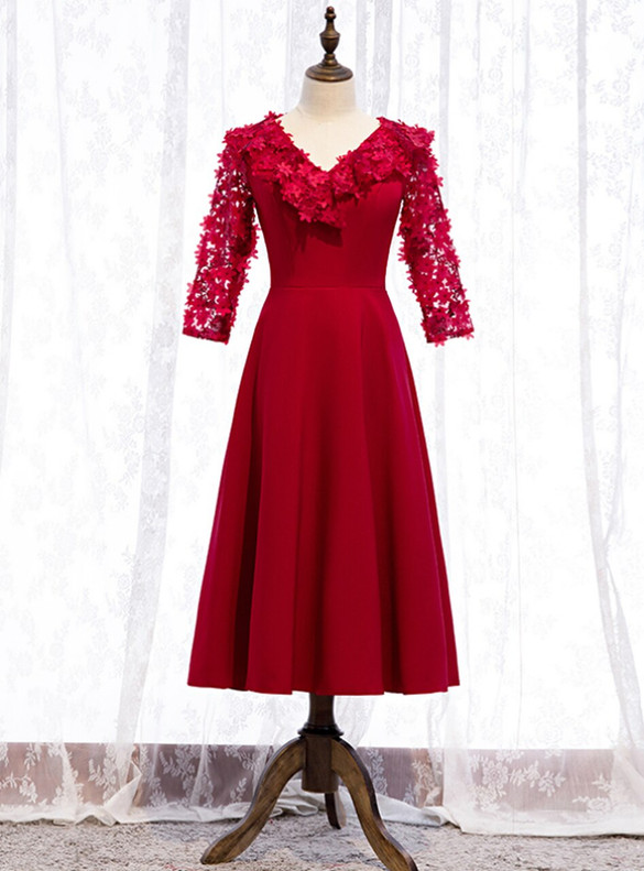 Red Satin V-neck Appliques Prom Dress