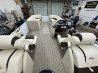 2026 Suncatcher Fusion 322RC2