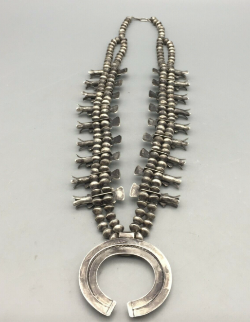 OUTSTANDING 1950s Box Bow Squash Blossom Necklace