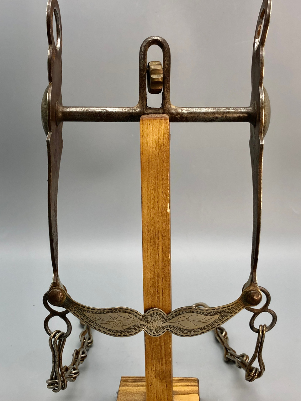 Ornate Pattern Walla Walla Prison Bit with Halfbreed Mouth and Rein Chains