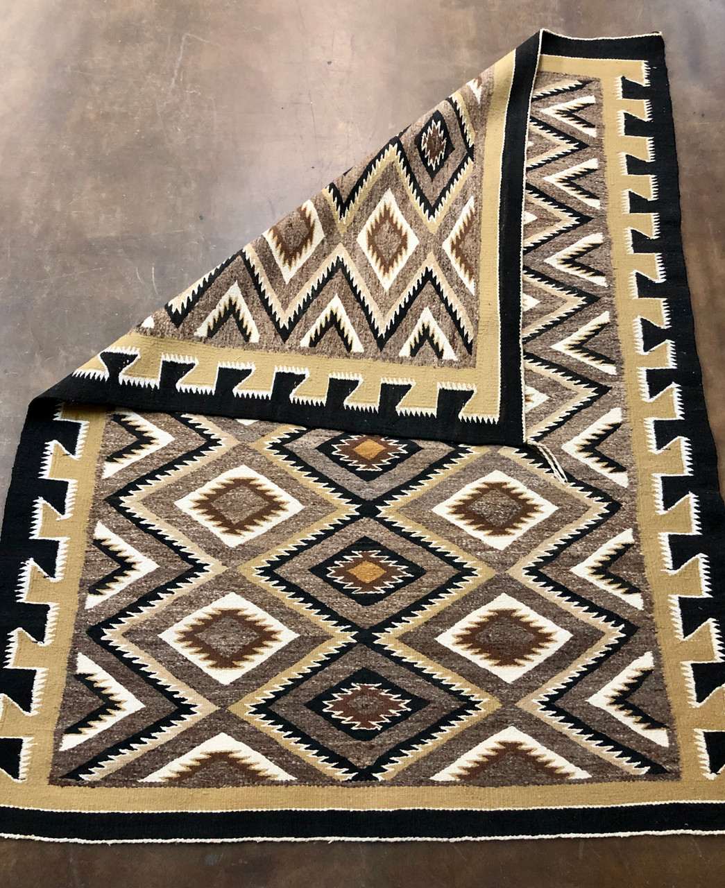 Red Mesa Pattern Navajo Rug