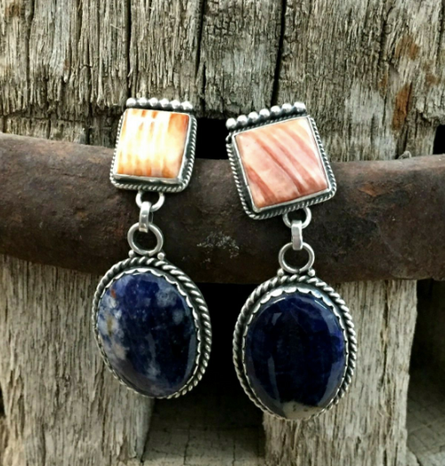 Spiny oyster and lapis earrings