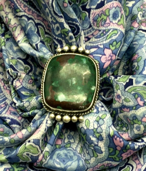 Chyrsacolla ring