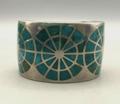 Inlay and overlay bracelet