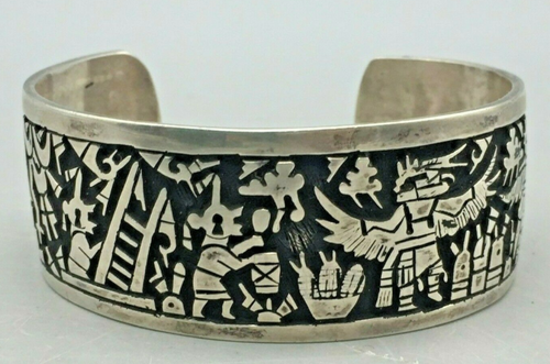 Story teller bracelet