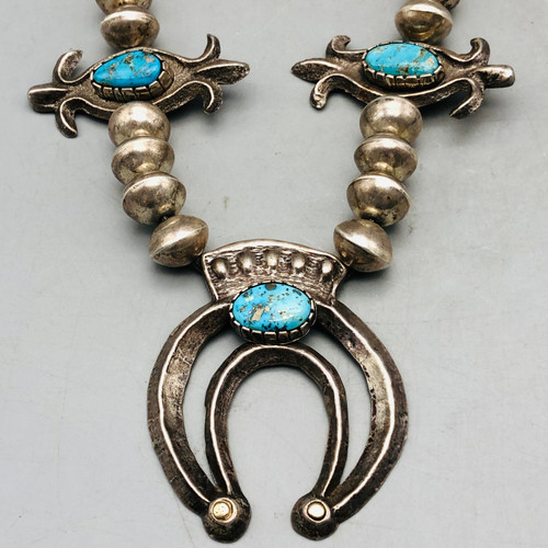 Unique naja pendant necklace