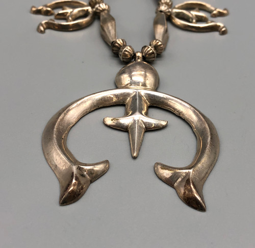 vintage squash blossom necklace, beautiful fleur de lise design, matching blossoms, handmade fluted beads, foxtail wire