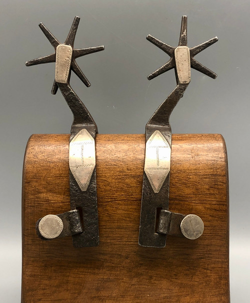 hand forged Texas style spurs, single mounted, diamond pattern