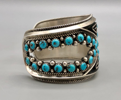 stylish cluster bracelet by Billy Betoney, stylish cutouts