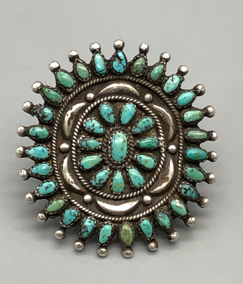 two rows of dainty turquoise stones, arranged in a cluster-style