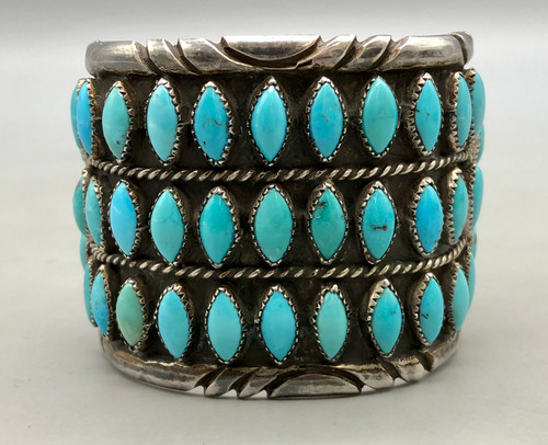 three stunning rows of turquoise cabochons