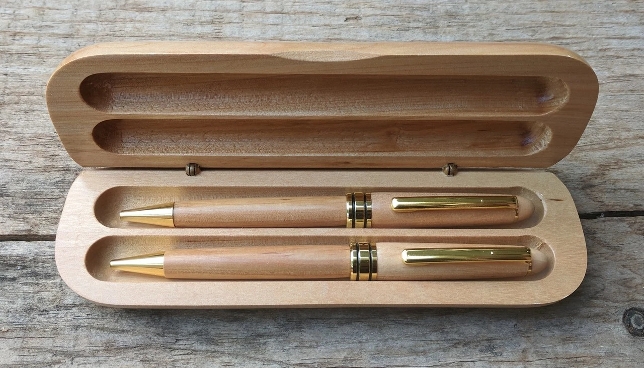 Maple pens and case set