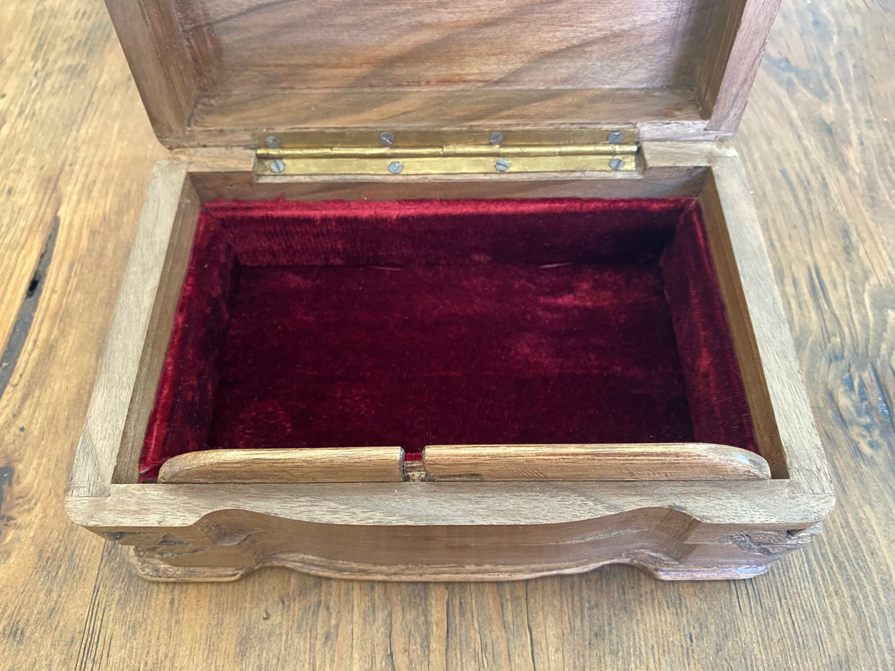 inside jewlry box